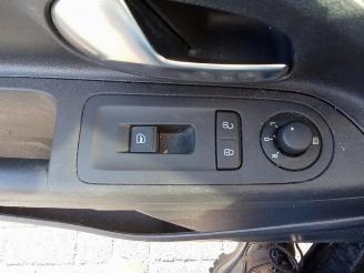 Volkswagen Up! Up! (121), Hatchback, 2011 1.0 12V 60 picture 6