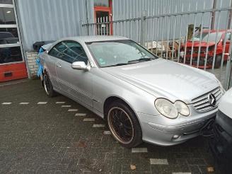 Vrakbiler auto Mercedes CLK CLK (C209), Coupe, 2002 / 2009 5.0 500 V8 24V 2004/10