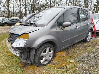 demontáž osobní automobily Renault Modus 1.4-16V Privilège Luxe 2006/3
