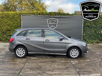 Vrakbiler auto Mercedes B-klasse B (W246), Hatchback, 2011 / 2018 1.6 B-180 BlueEFFICIENCY Turbo 16V 2012/11