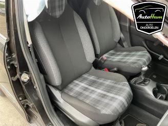 Peugeot 108 108, Hatchback, 2014 1.0 12V VVT-i picture 25