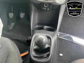 Peugeot 108 108, Hatchback, 2014 1.0 12V picture 21