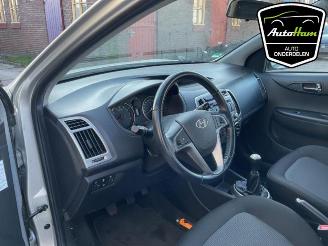 Hyundai I-20 i20, Hatchback, 2008 / 2015 1.2i 16V picture 10