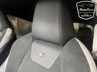 Toyota C-HR C-HR (X1,X5), SUV, 2016 2.0 16V Hybrid picture 13