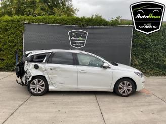 Coche siniestrado Peugeot 308 308 SW (L4/L9/LC/LJ/LR), Combi 5-drs, 2014 / 2021 1.6 BlueHDi 120 2015/10