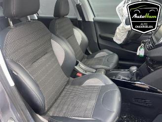 Peugeot 2008 2008 (CU), MPV, 2013 / 2019 1.2 12V e-THP PureTech 110 picture 9