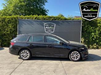 Autoverwertung Skoda Octavia Octavia Combi (NXAC), Combi 5-drs, 2019 1.0 TSI 12V 2021/8