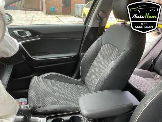 Kia Cee d Ceed Sportswagon (CDF), Combi 5-drs, 2018 1.0i T-GDi 12V picture 27