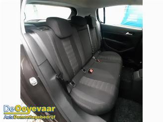 Peugeot 308 308 (L3/L8/LB/LH/LP), Hatchback 5-drs, 2013 / 2021 1.2 12V e-THP PureTech 110 picture 9