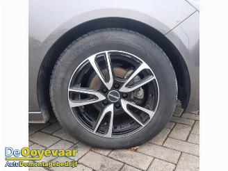 Peugeot 308 308 (L3/L8/LB/LH/LP), Hatchback 5-drs, 2013 / 2021 1.2 12V e-THP PureTech 110 picture 4