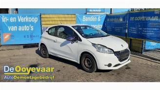 demontáž osobní automobily Peugeot 208 208 I (CA/CC/CK/CL), Hatchback, 2012 / 2019 1.0 Vti 12V PureTech 2014/10