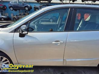 Renault Scenic Scenic III (JZ), MPV, 2009 / 2016 2.0 16V CVT picture 8