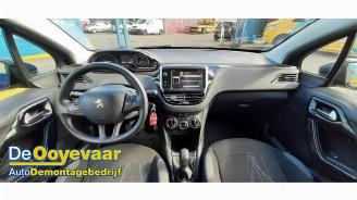 Peugeot 208 208 I (CA/CC/CK/CL), Hatchback, 2012 / 2019 1.4 16V picture 5