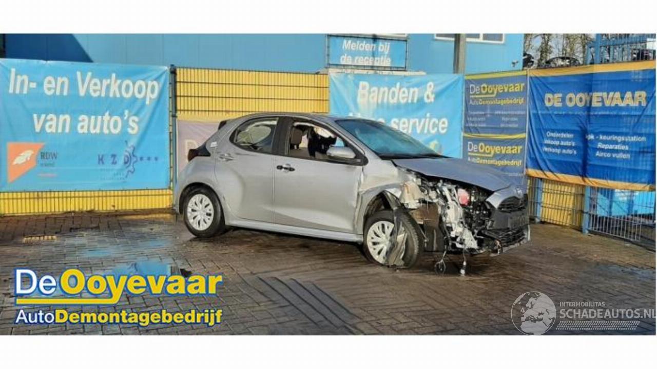 Toyota Yaris Yaris IV (P21/PA1/PH1), Hatchback, 2020 1.5 12V Hybrid 115