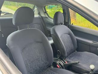 Peugeot 206  picture 3