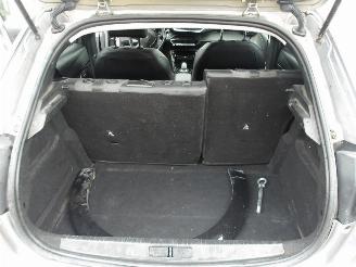 Peugeot 208  picture 16