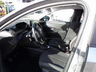 Peugeot 208  picture 15
