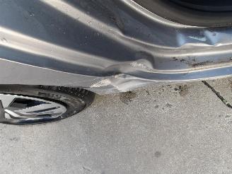 Peugeot 208  picture 11