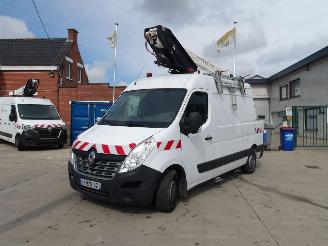 skadebil bedrijf Renault Master HOOGTEWERKER 2019/7