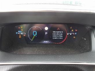 Peugeot 208 GT picture 25