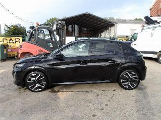 Peugeot 208 GT picture 9