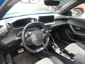 Peugeot 2008 GT picture 2