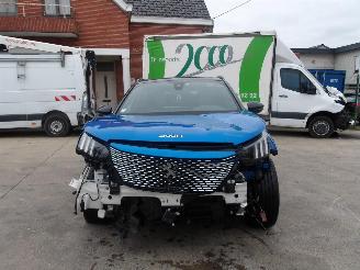 Peugeot 2008 GT picture 3