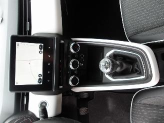 Renault Clio  picture 23