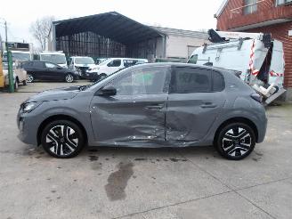 Peugeot 208  picture 7