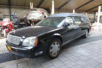 škoda osobní automobily Cadillac De Ville BEGRAFENISAUTO / LIJKWAGEN V8 BENZINE 2000/10