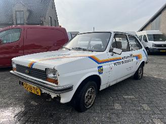 krockskadad bil auto Ford Fiesta 1.1 L Bravo SCHUURVONDST 1979/4