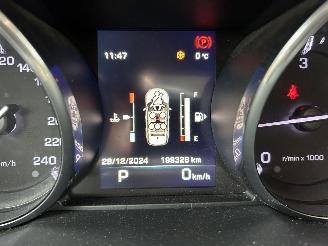 Land Rover Discovery Sport 2.0 TD4 HSE Luxury picture 9