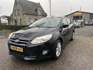 Unfallwagen Ford Focus 1.0 EcoBoost Titanium 2012/6