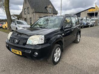 Coche accidentado Nissan X-Trail 2.5 Sport Outdoor 4WD 4X4 AIRCO BENZINE AUTOMAAT 2005/9
