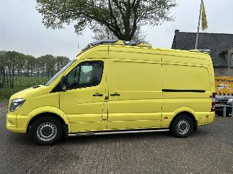 Mercedes Sprinter 319 CDI 3.0 V6 ex ambulance picture 3