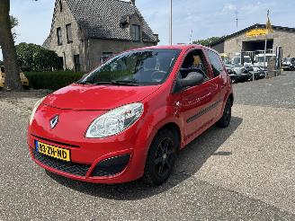 damaged passenger cars Renault Twingo 1.2 Acces 2008/2