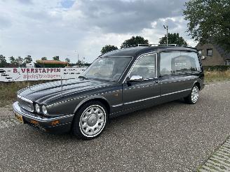 škoda osobní automobily Daimler Sovereign XJ 4.0I X3000 HEARSE / LIJKWAGEN / BEGRAFENISAUTO / UITVAARTAUTO 1997/8
