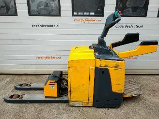 Jungheinrich ERE 225 Elektrische palletwagen met lader 2017/1