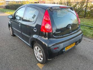 Peugeot 107 1.0 5 deurs airco picture 2