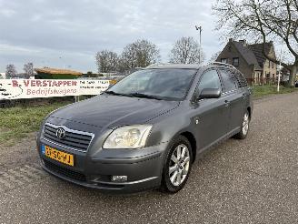Coche accidentado Toyota Avensis 2.2 D-4D D-CAT WAGON LINEA LUNA  PRIJS IS INCL. BTW !!!! 2006/1