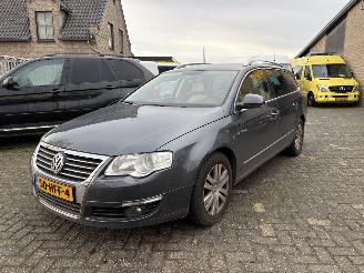 krockskadad bil auto Volkswagen Passat 2.0 TDI HIGHLINE UITVOERING VARIANT 2008/11