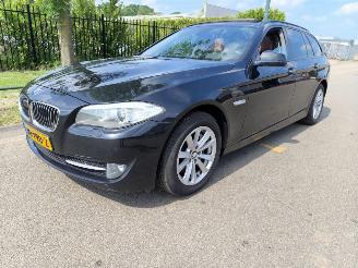 Vaurioauto  passenger cars BMW 5-serie Touring 528i High Executive, 3.0 6 CILINDER BENZINE ! 2011/3
