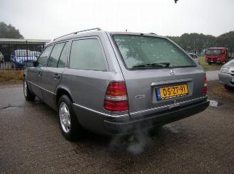 Mercedes 200-300D 3.0 300 TE 24_V (124.091) MULTI KLEPPER !!! UNIEKE AUTO MET OA AIRCO picture 2