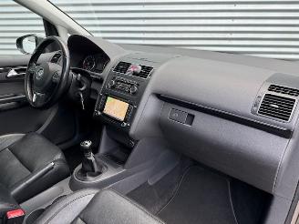 Volkswagen Touran 1.2 TSI Highline 7 Persoons / Panoramadak / Trekhaak / Leder / Navi / Cruise / PDC / C picture 18