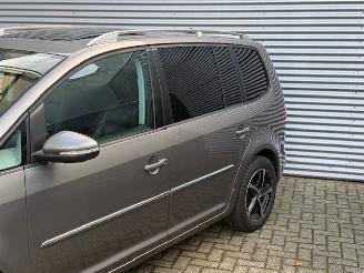 Volkswagen Touran 1.2 TSI Highline 7 Persoons / Panoramadak / Trekhaak / Leder / Navi / Cruise / PDC / C picture 20