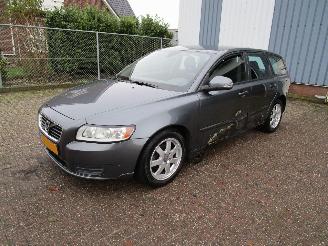 škoda osobní automobily Volvo V-50 1.6D Clima Radio/CD 6-Bak 2011/1