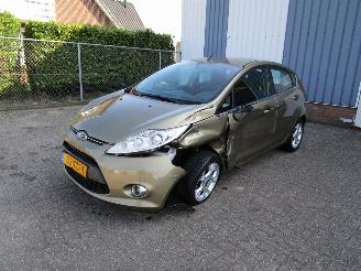 krockskadad bil auto Ford Fiesta 1.2 Titanium Airco 2012/4