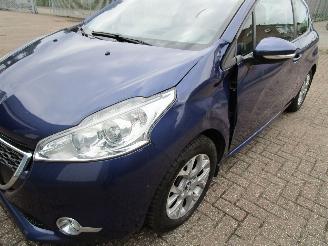 Peugeot 208 Navi Airco Radio/CD 131.000 KM picture 5