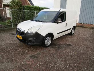 krockskadad bil bedrijf Opel Combo 1.3 CDTI Navi Radio/CD 2016/12