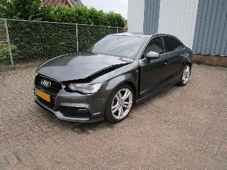 Coche accidentado Audi A3 1.4 TFSI Sedan Navi 6-Bak 2016/4